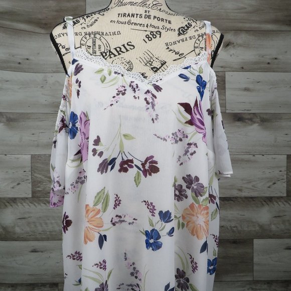 Torrid* Women's Cold‎ Shoulder Short Sleeve Curved Hem Pullover Blouse~ Size 1 - Picture 1 of 13